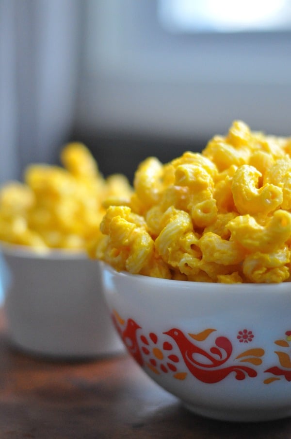 Super easy and creamy Butternut Squash Mac and Cheese made with frozen squash and loved by kids. https://diningwithalice.com/comfort-foods/macandcheese/