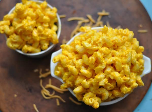 Super easy and creamy Butternut Squash Mac and Cheese made with frozen squash and loved by kids. https://diningwithalice.com/comfort-foods/macandcheese/