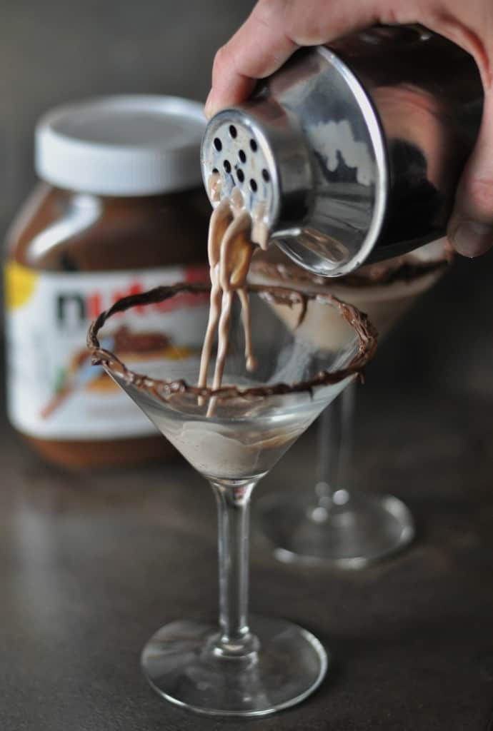 Wow. This is the perfect chocolate martini for your next cocktail party! Just four ingredients to make this easy Nutella Martini cocktail recipe. A super smooth and creamy chocolate martini. Dining with Alice: https://diningwithalice.com/drinks/nutella-martini/