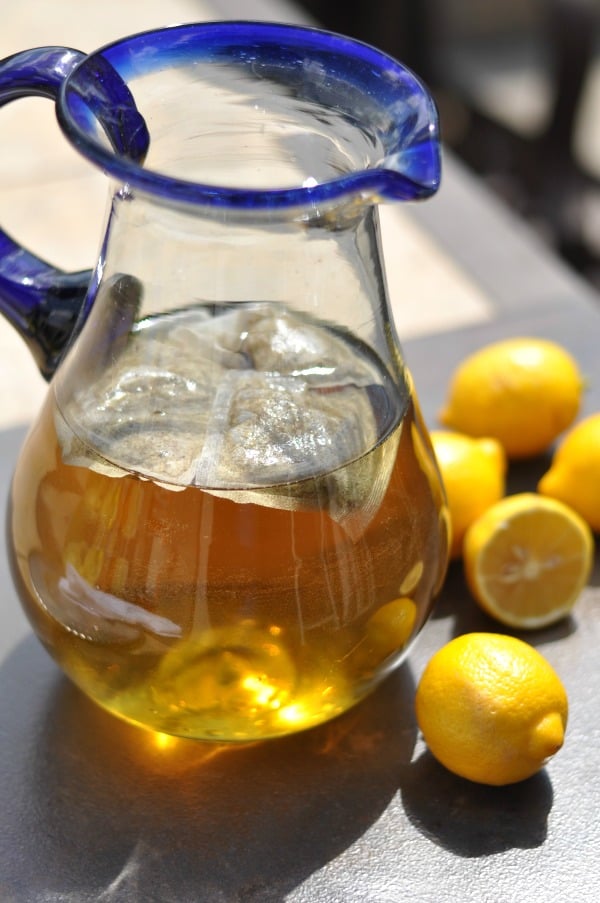 Sun Tea and sweet lemonade combine to make this easy Bourbon Arnold Palmer. A refreshing summer cocktail you'll be sipping all summer long! https://diningwithalice.com/drinks/bourbon-arnold-palmer/ ‎