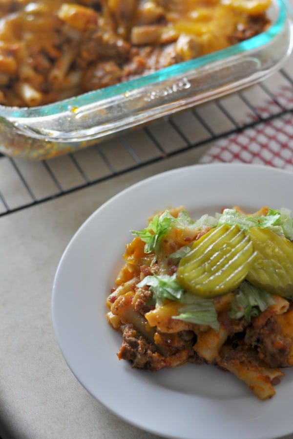 baconcheeseburgerpastabakebeefcasserolefamilyfriendlyhotdish