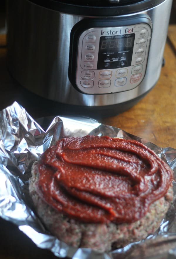 Instant Pot Meatloaf Tomato Topping